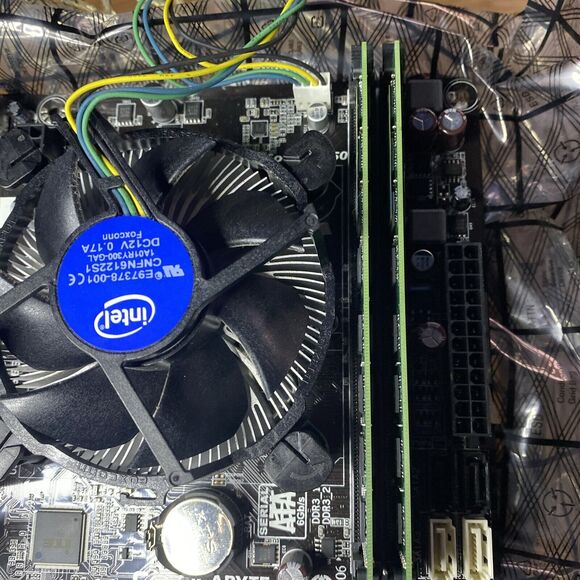 GIGABYTE GA-H81M-S1 Motherboard Core i7/i5/i3/Pentium/Celeron LGA1150 DDR3 M-ATX - Picture 4 of 9